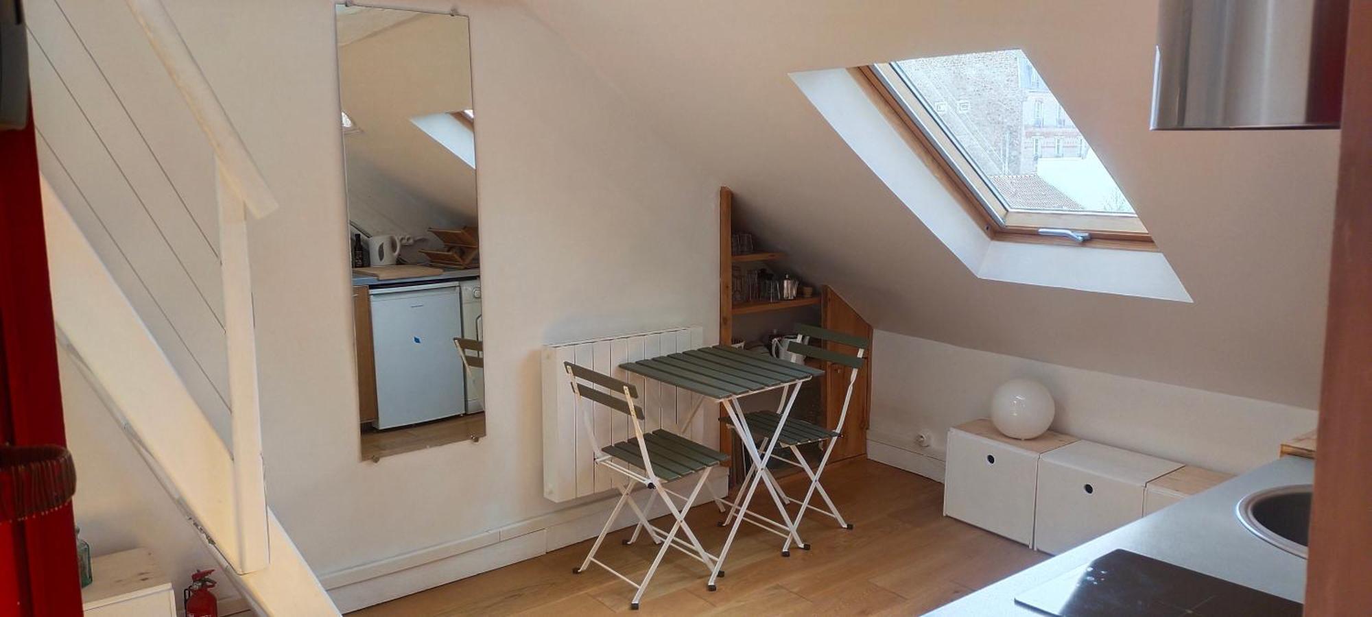 Studio Sous Les Toits Et Mezzanine - Венсен Екстериор снимка